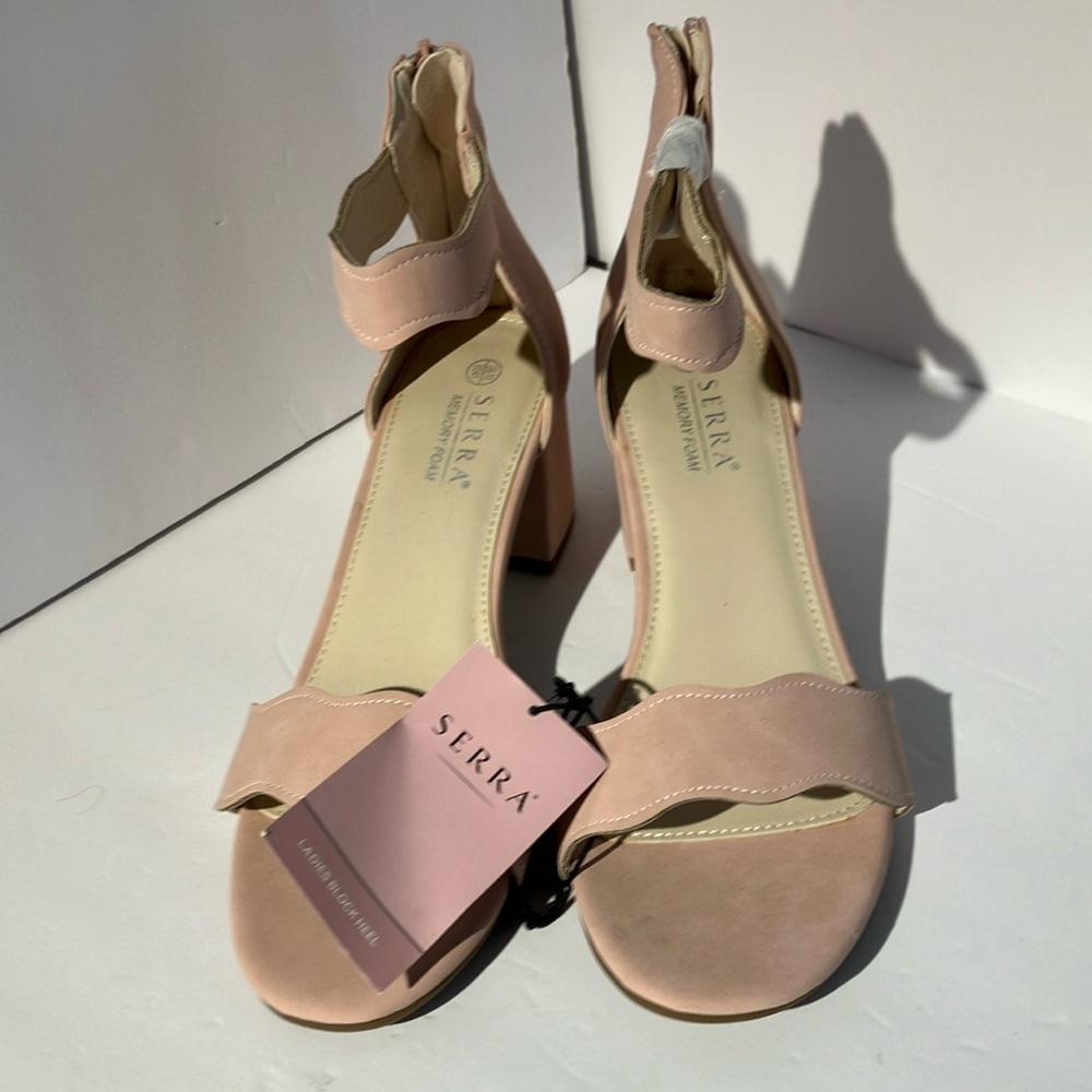 Serra Memory Foam Block Heel Scallop Sandals Size 10 Blush Pink Faux Suede NWT